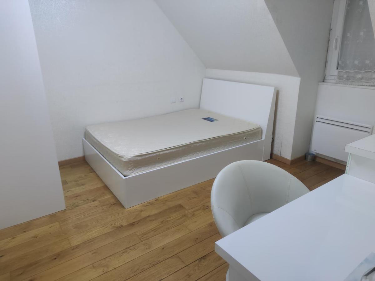 Chambre Privee A Bobigny -Salle De Bain Et Toilettes Sont Commune, -Pas De Cuisine Екстер'єр фото